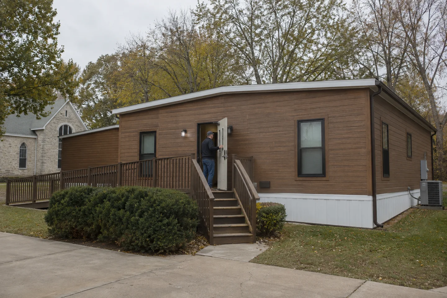 What are the most common mobile office sizes?